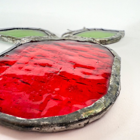 EUC Vintage Leaded Stained Glass Red Apple Suncatcher – Handcrafted Décor 🍎☀️ - Picture 3 of 4